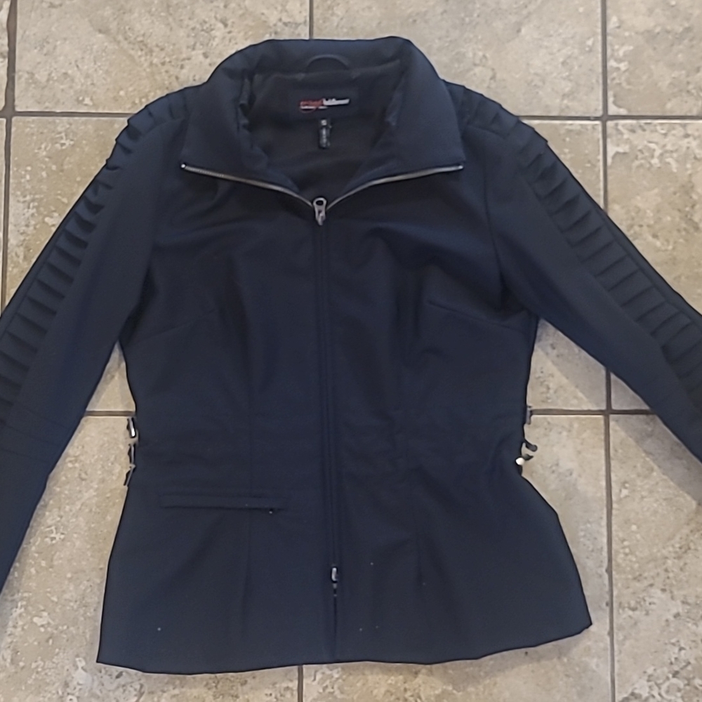 Size small blazer in black. Made by wrap habillement.